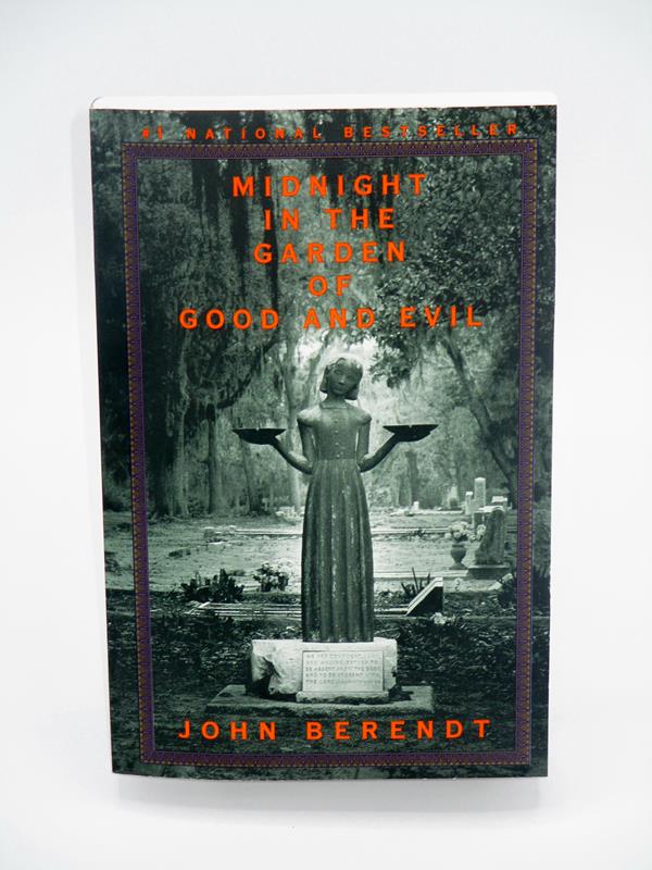 Midnight in the Garden of Good and Evil Paperback Book,0-679-75152-1